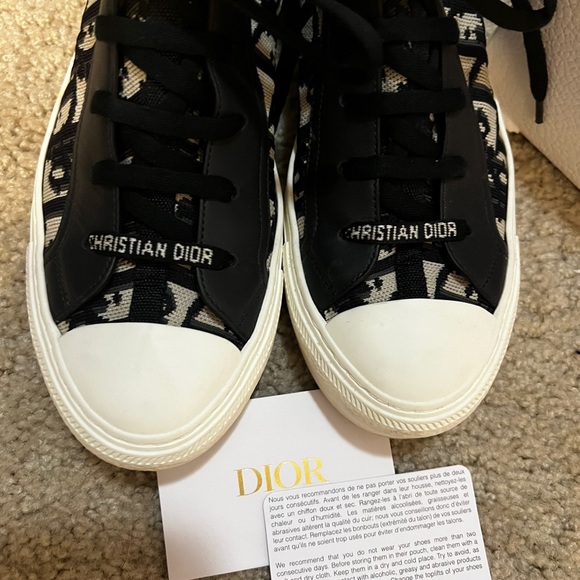 Only wore 1 time. Very comfortable. Authentic Dior. Extra shoe laces, dust bags - Picture 4 of 8